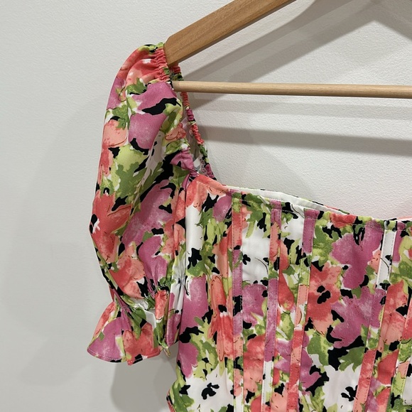 Floral bustier top. Size small. BNWT - Picture 2 of 5
